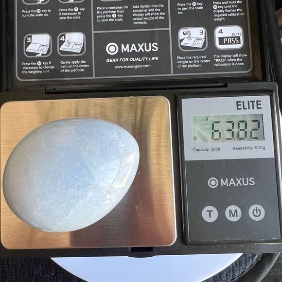 Celestine Crystal‎ Egg Meditation Stone - Picture 11 of 12